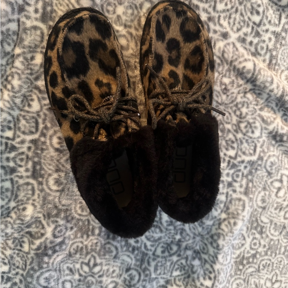 Hey Dude Kids Slippers in Leopard and Black